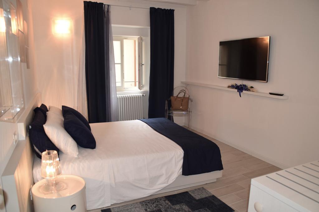 Verona White Lodge ภายนอก รูปภาพ