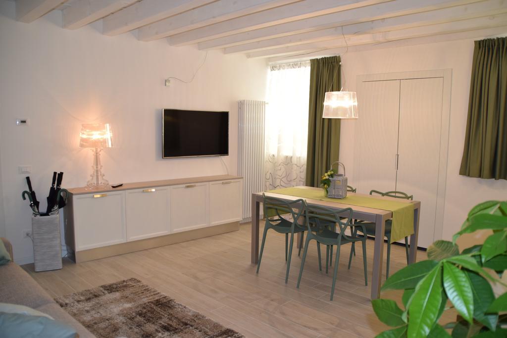 Verona White Lodge ภายนอก รูปภาพ