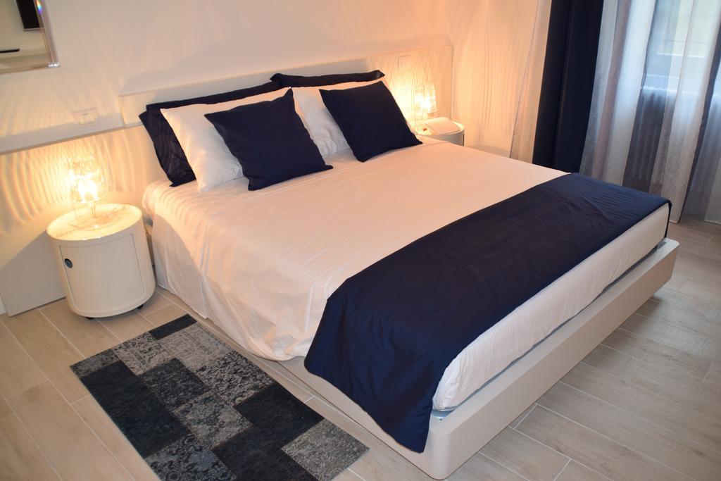 Verona White Lodge ภายนอก รูปภาพ